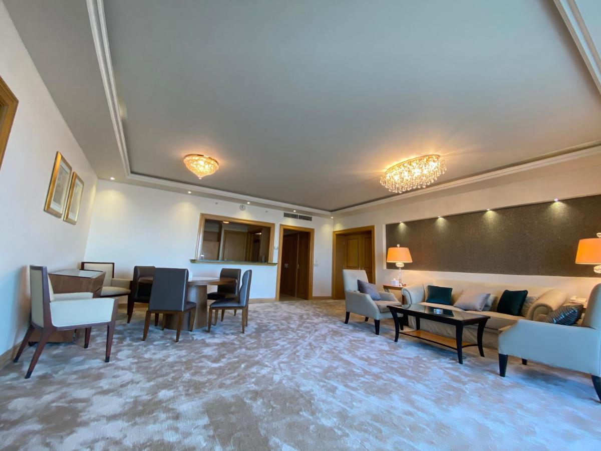 القاهرة Chez Haytham At Four Seasons Nile Plaza Residential Suite المظهر الخارجي الصورة